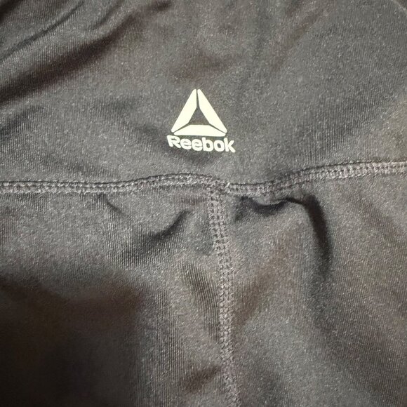 Reebok Black Capri Leggings Size M Moisture Wicking Yoga Pants Identity Tape - Picture 4 of 15